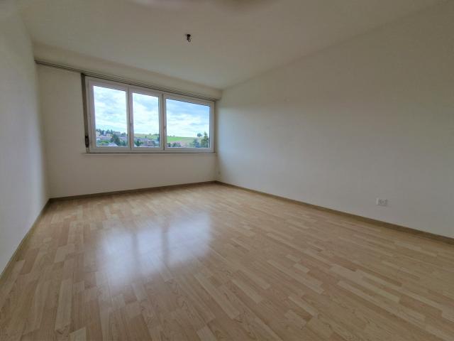 Rent a 3 ½ rooms apartment in Port Flatfox