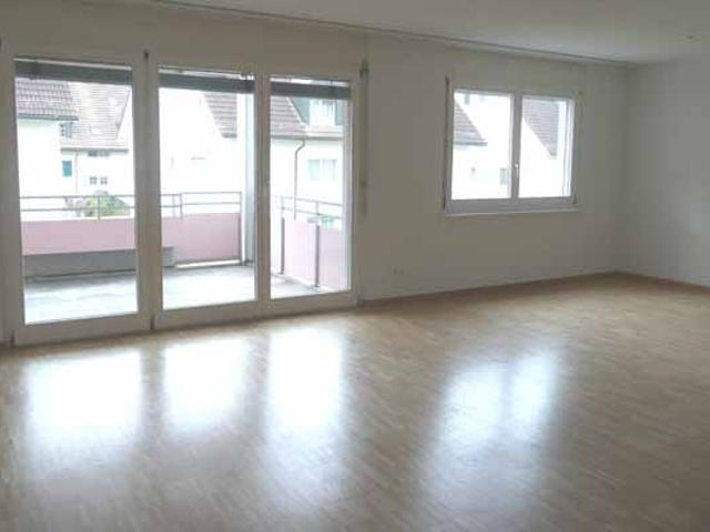 Rent a 3 ½ rooms apartment in Winkel Flatfox