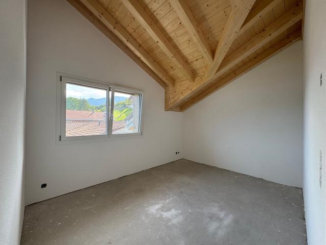 Rent a 2 ½ rooms apartment in Krattigen Flatfox
