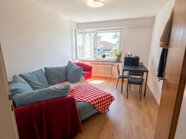 Rent a 2 ½ rooms apartment in Rafz Flatfox