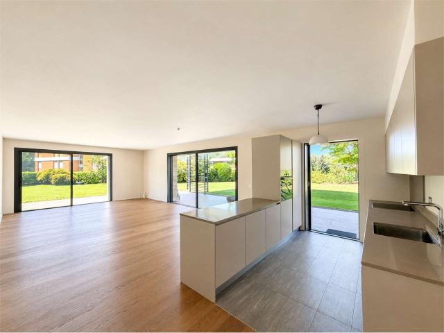 Rent a 4 ½ rooms apartment in Collina d'Oro Flatfox