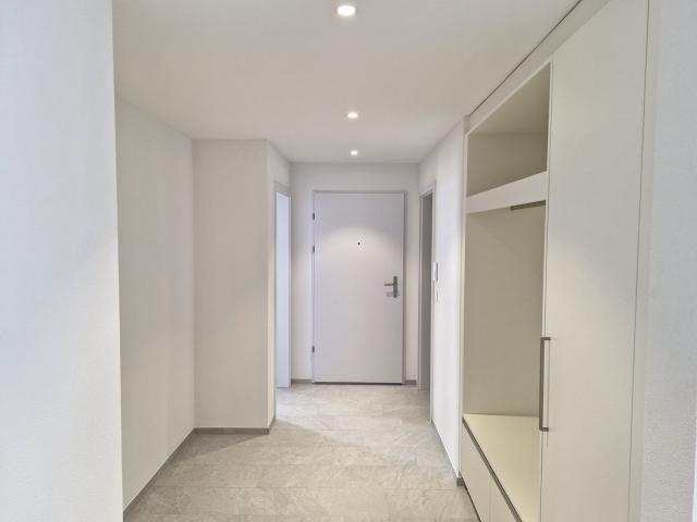 Rent a 4 ½ rooms apartment in Gampelen Flatfox