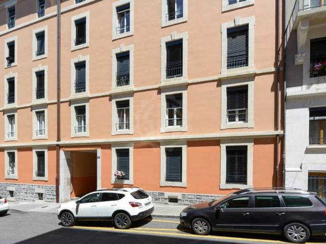 Rent a 4 rooms apartment in Genève Flatfox