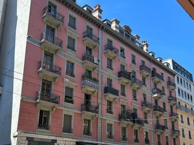 Rent a 4 rooms apartment in Genève Flatfox