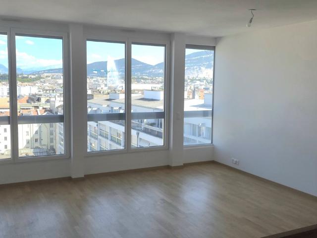 Rent a 4 rooms apartment in Genève Flatfox