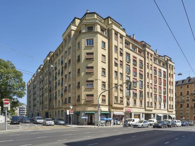 Rent a 4 rooms apartment in Genève Flatfox