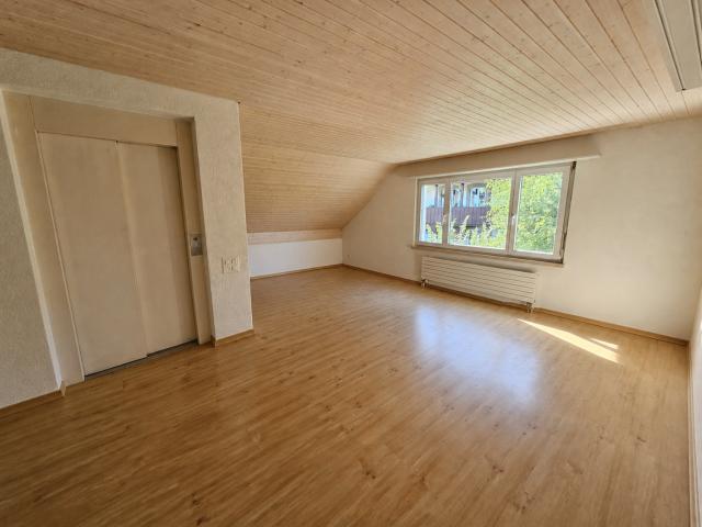 Rent a 4 rooms apartment in Oftringen Flatfox