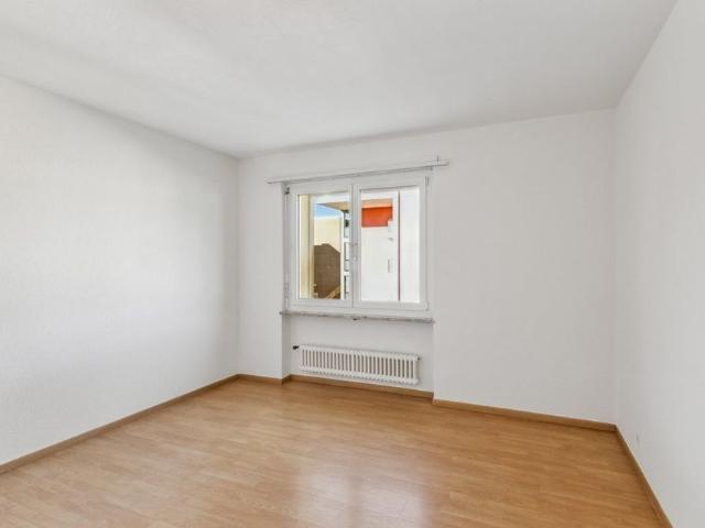 Rent a 4 ½ rooms apartment in Locarno