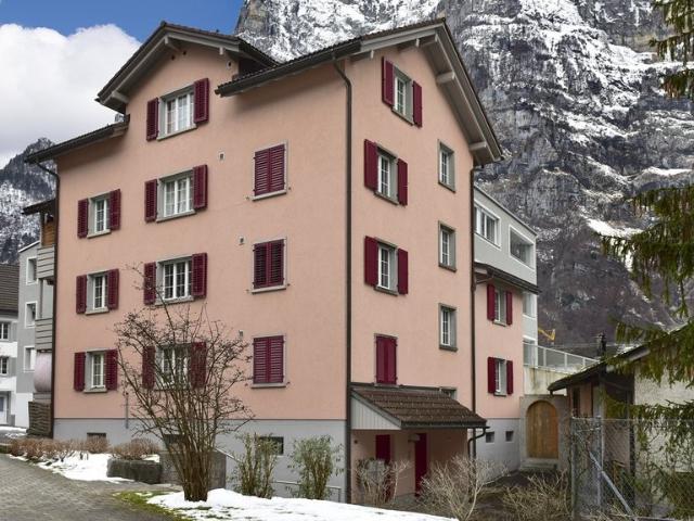 Rent a 4 ½ rooms apartment in Netstal Flatfox