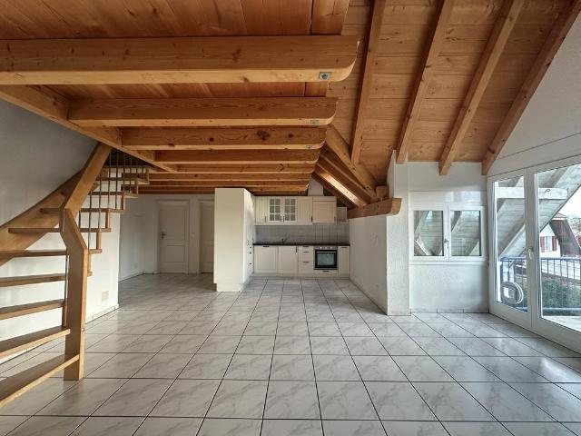 Rent a 4 ½ rooms apartment in Studen Flatfox