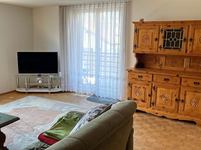 Rent a 4 rooms apartment in Sumvitg Flatfox