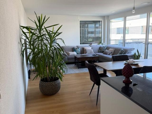 Rent a 4 ½ rooms apartment in Regensdorf Flatfox