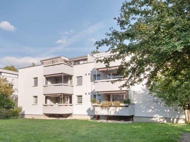 Rent a 4 rooms apartment in Reinach Flatfox