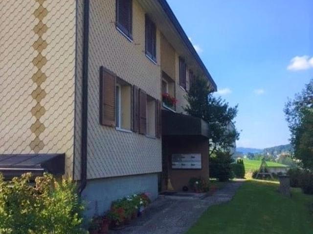 Rent a 4 rooms apartment in Richigen Flatfox