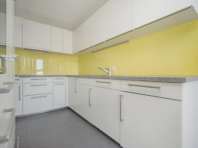 Rent a 4 ½ rooms apartment in Tafers Flatfox