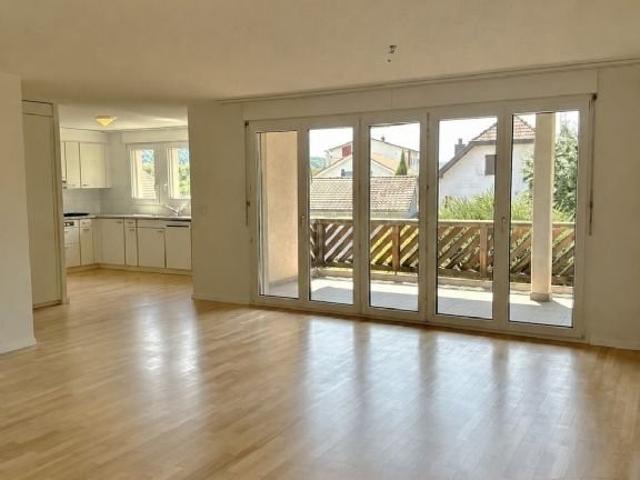 Rent a 4 ½ rooms apartment in Umiken bei Brugg Flatfox