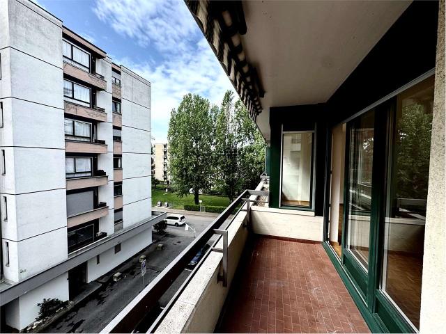Rent a 4 ½ rooms apartment in Viganello Flatfox