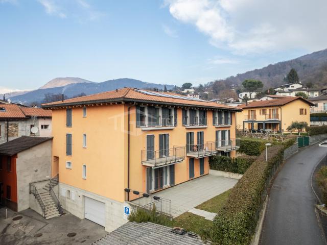 Rent a 4 ½ rooms attic flat in Cadro Flatfox