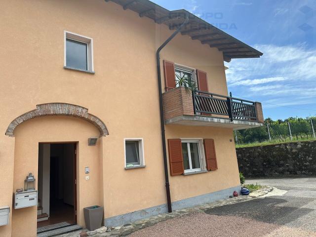 Rent a 4 ½ rooms duplex house in Genestrerio Flatfox