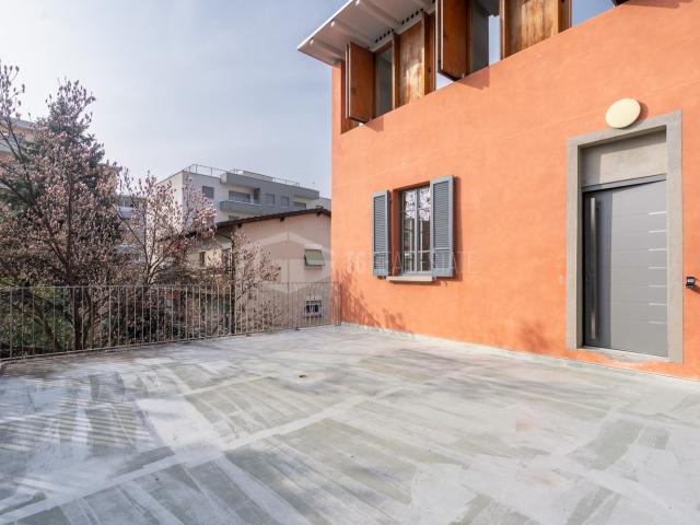 Rent a 4 ½ rooms duplex in Viganello Flatfox
