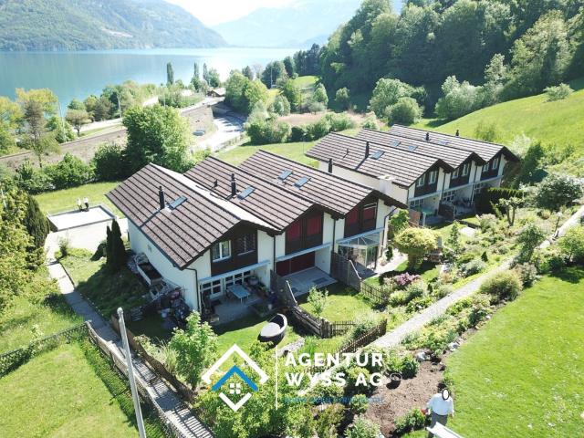Rent a 4 ½ rooms row house in Faulensee Flatfox