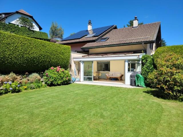 Rent a 5 ½ rooms villa in Epalinges Flatfox