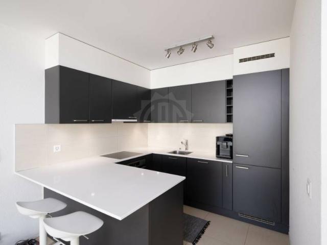 Rent a 5 rooms apartment in Carouge GE Flatfox