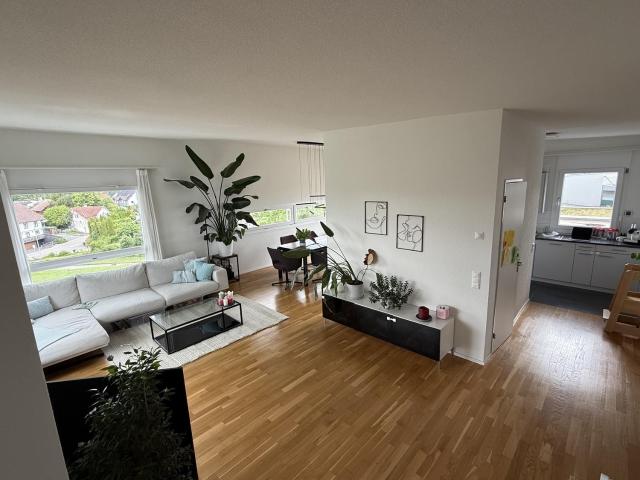Rent a 5 ½ rooms apartment in Arni Flatfox
