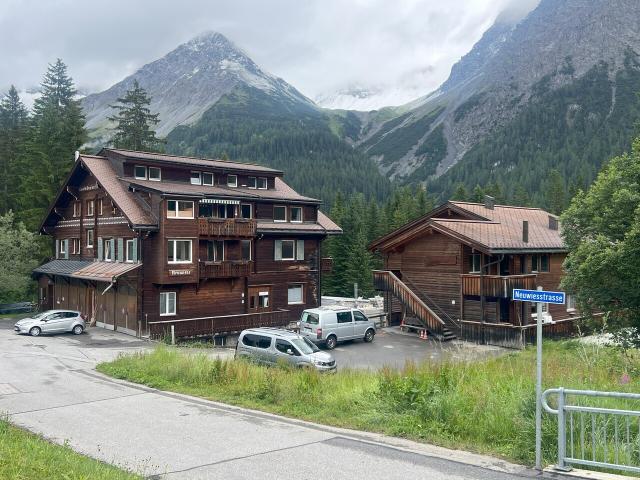 Rent a 5 ½ rooms apartment in Arosa Flatfox