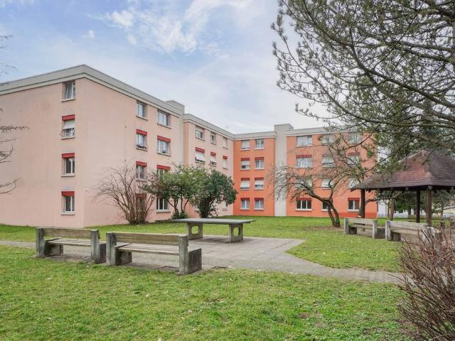 Rent a 5 ½ rooms apartment in Delémont Flatfox