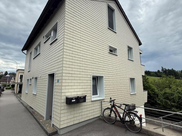 Rent a 5 ½ rooms apartment in Niederteufen Flatfox