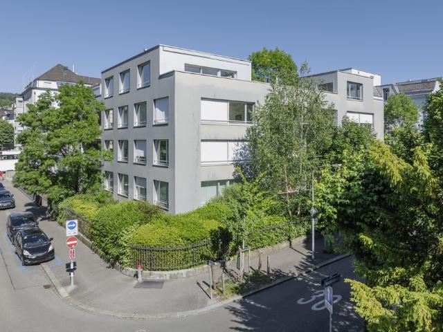 Rent a 5 ½ rooms attic flat in Zürich Flatfox