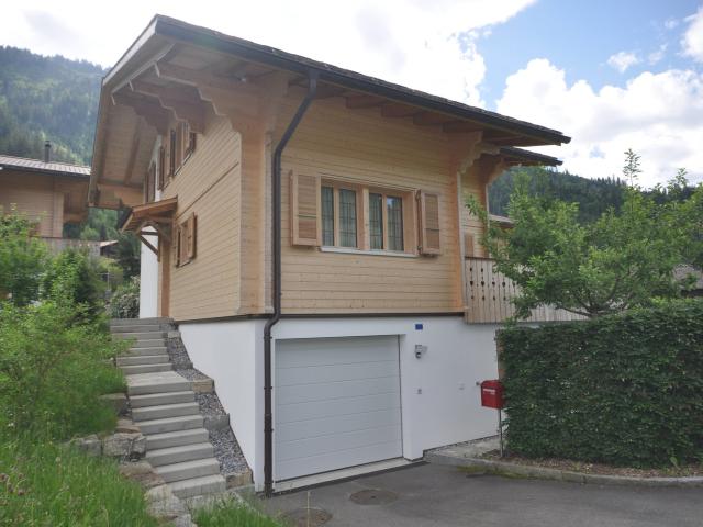 Rent a 5 ½ rooms chalet in Zweisimmen Flatfox