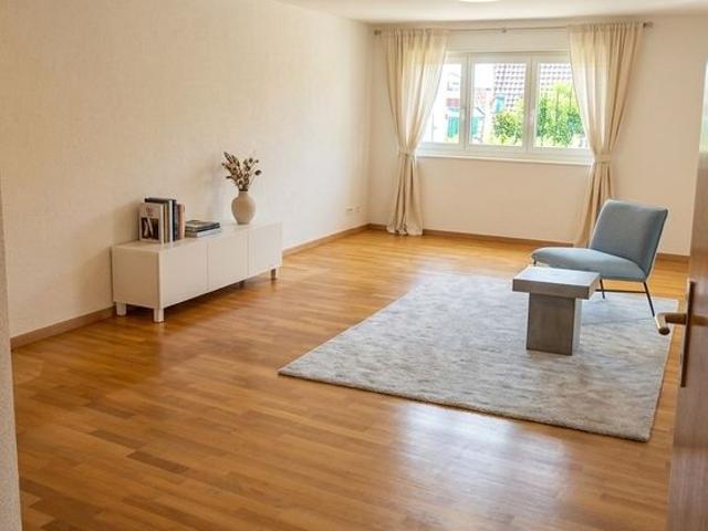 Rent a 5 ½ rooms duplex house in Buchs