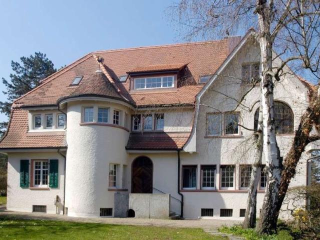 Rent a 5 rooms duplex in Riehen Flatfox