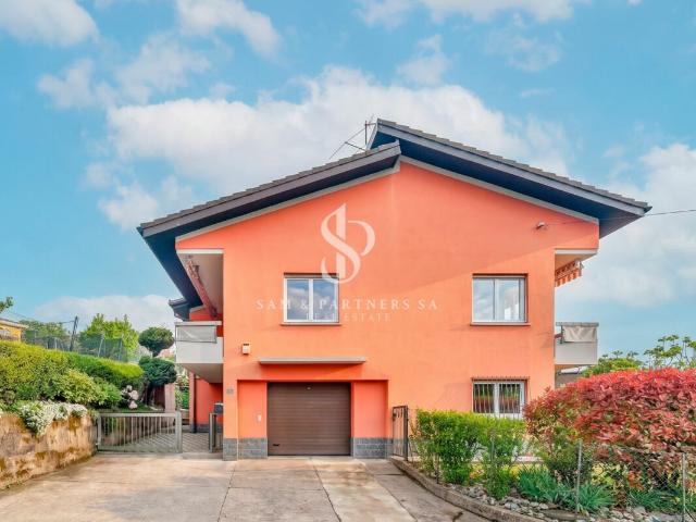 Rent a 5 rooms single house in Novazzano Flatfox