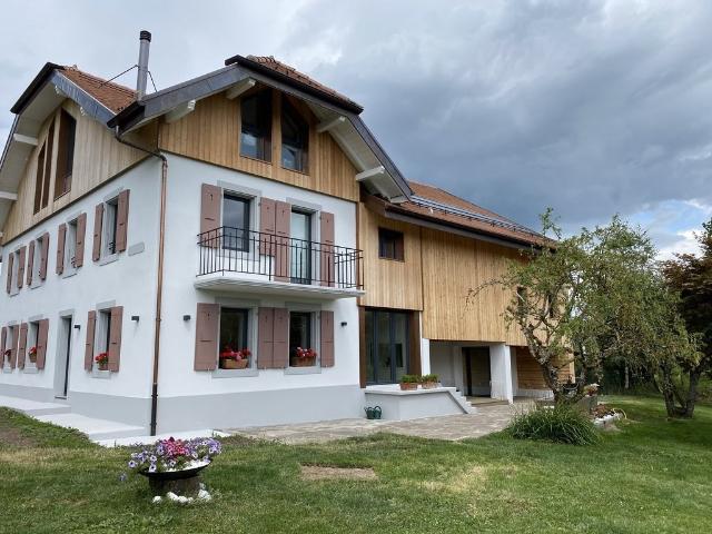 Rent a 6 ½ rooms villa in Savigny Flatfox