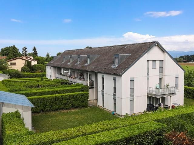 Rent a 6 rooms apartment in Collex Flatfox