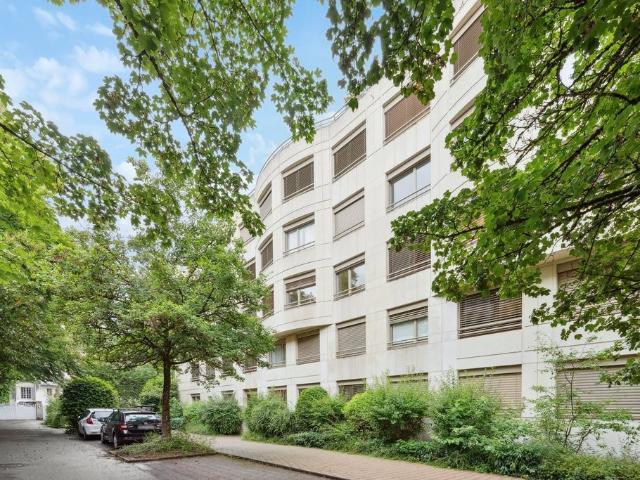 Rent a 6 rooms apartment in Genève Flatfox