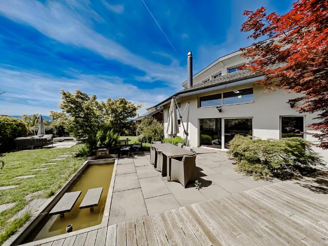 Rent a 6 ½ rooms single house in Sullens Flatfox