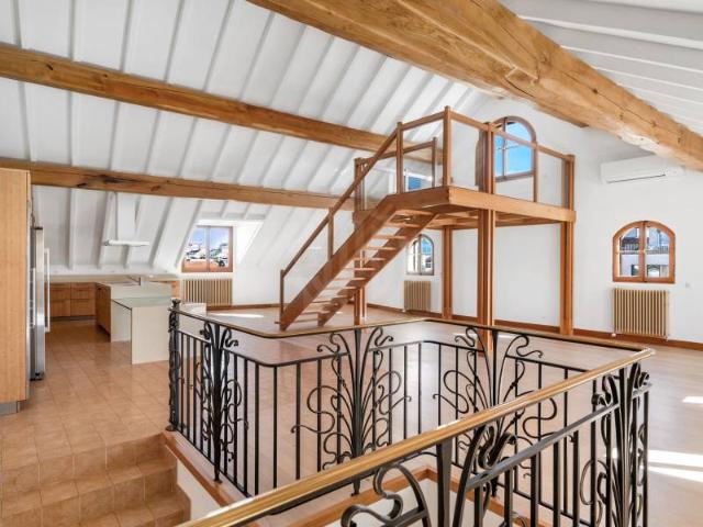Rent a 8 rooms apartment in Genève Flatfox