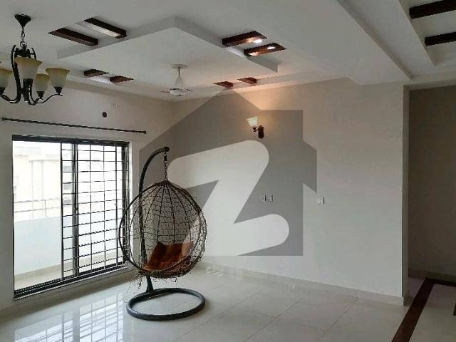 10 Marla Flat In Askari 11 Sector B For Rent At Good Location