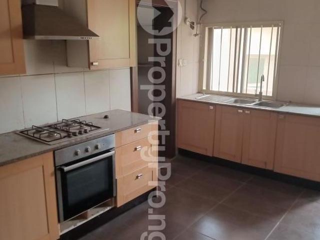 Rent Serviced 8 Bedroom Fully Detached Duplex With Bq in Maitama Abuja 7MYVL | PropertyPro Nigeria