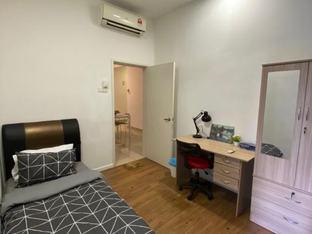 RENT Comfy & Clean Single Bedroom ❗❗ Shah Alam, Paramount Utropolis Glenmarie