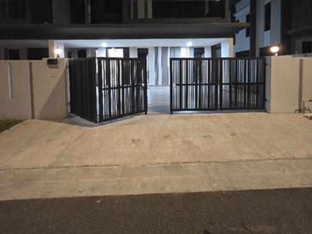 Rent Danga Sutera Clubhouse Semi D
