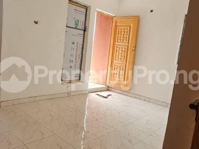 Rent Room Self Contain in Onike, Yaba Lagos 7MSDQ | PropertyPro Nigeria