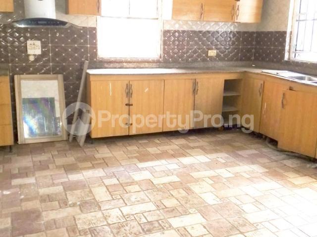 Rent Room Self Contained in chevron, Lekki Lagos 3LVVB | PropertyPro Nigeria