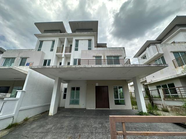 RENT Semi D Regency Parc Saujana rawang Bandar Country Homes