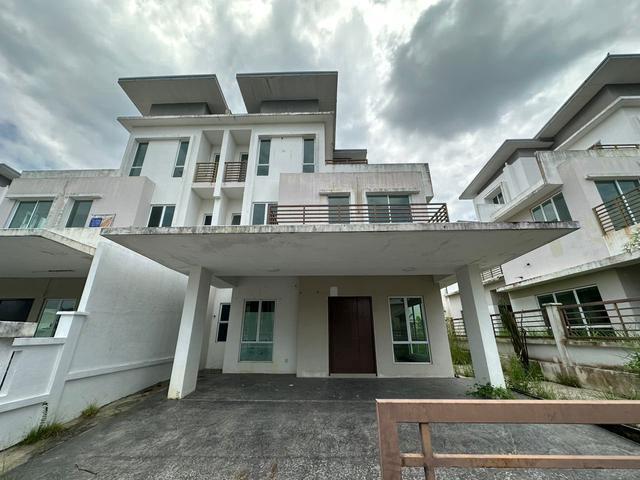 RENT Semi D Regency Parc Saujana rawang Bandar Country Homes