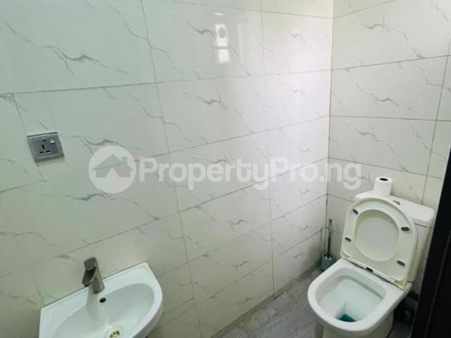 Rent Semi Master Bedroom In A Shared Apartment in orchid, Lekki Lagos 0MTHV | PropertyPro Nigeria